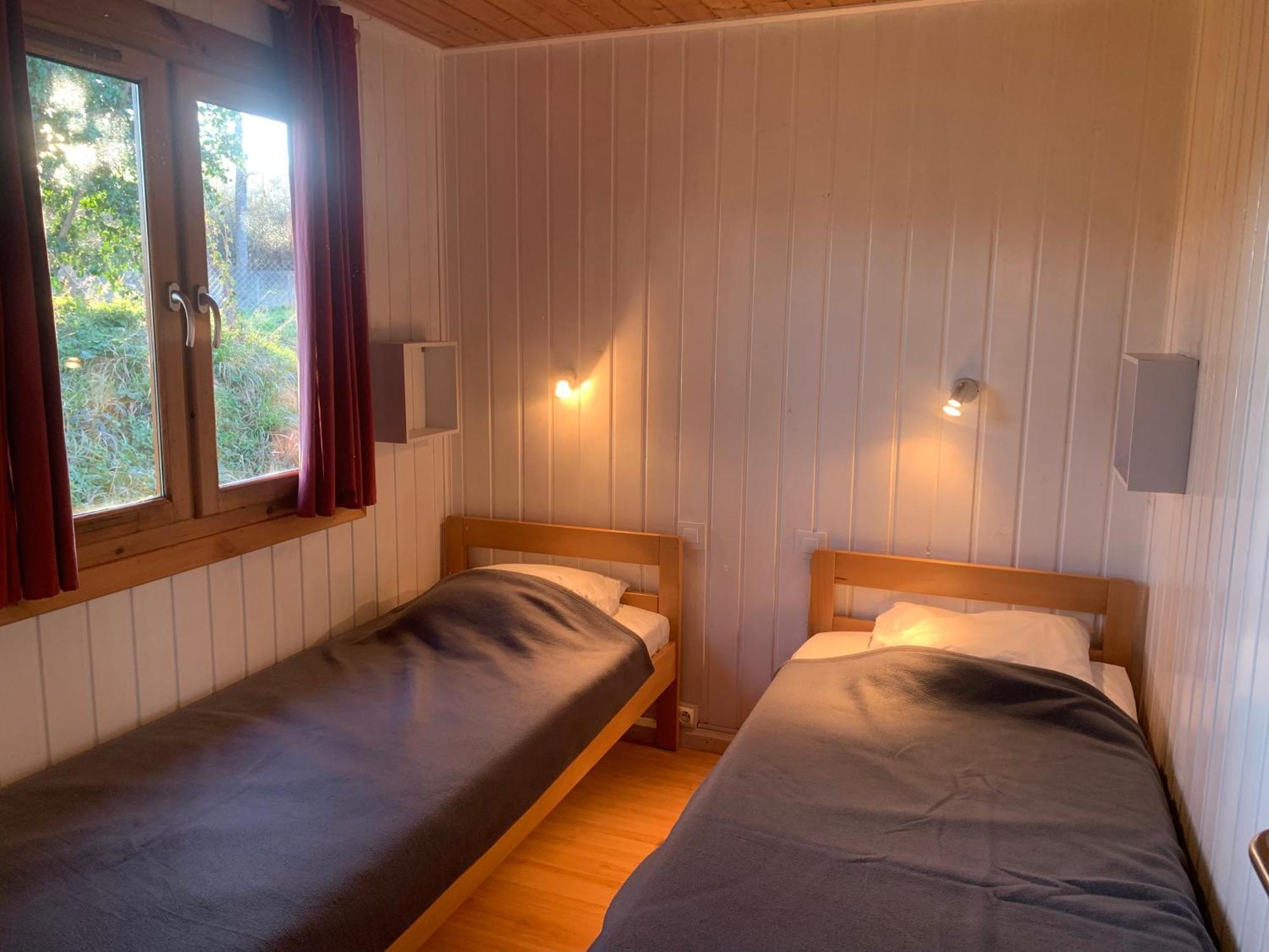 Camping Familial Paisible Avec Piscine, Mobil Home , Chalet, Studio & Emplacement Nue Casties-Labrande Exterior foto